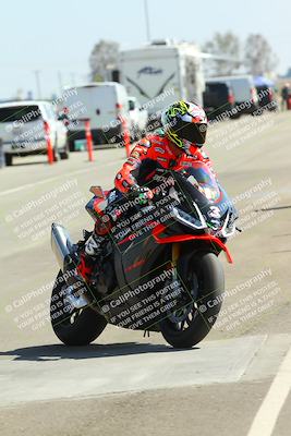 media/Sep-20-2025-TrackDaz (Sat) [[27f0cde673]]/Around the Pits/